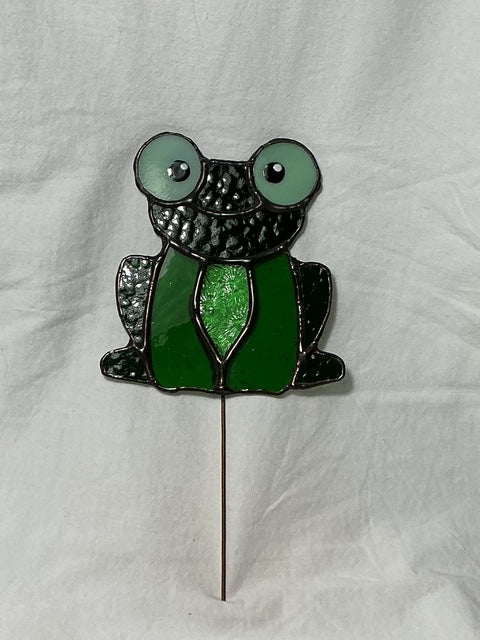 The Little Leaper – Stained Glass Plant Stake